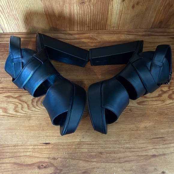 Simply Vera Vera Wang Black chunky platform heels, size 9, memory foam sock - Picture 3 of 10